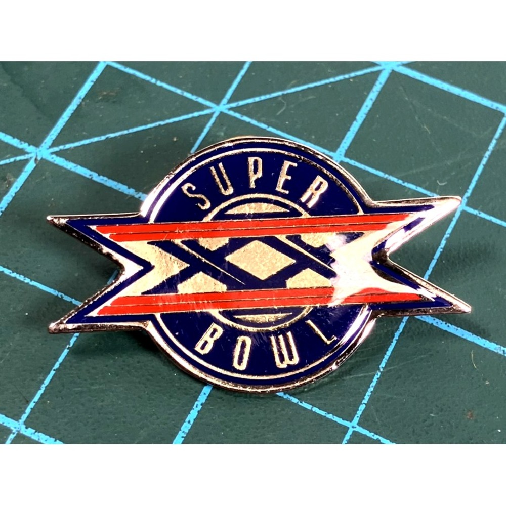 Super Bowl XX Bears VS Patriots Lapel Pin NFL Football Louisiana Superdome 1986